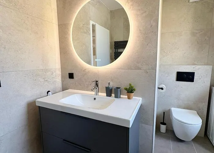 公寓 Fresh Upstairs & Free Parking *