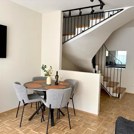 Appartement Fresh Upstairs & Free Parking