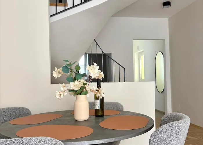 Lejlighed Fresh Upstairs & Free Parking