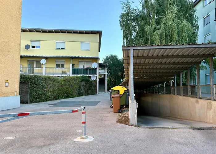 Fresh Upstairs & Free Parking Lejlighed *